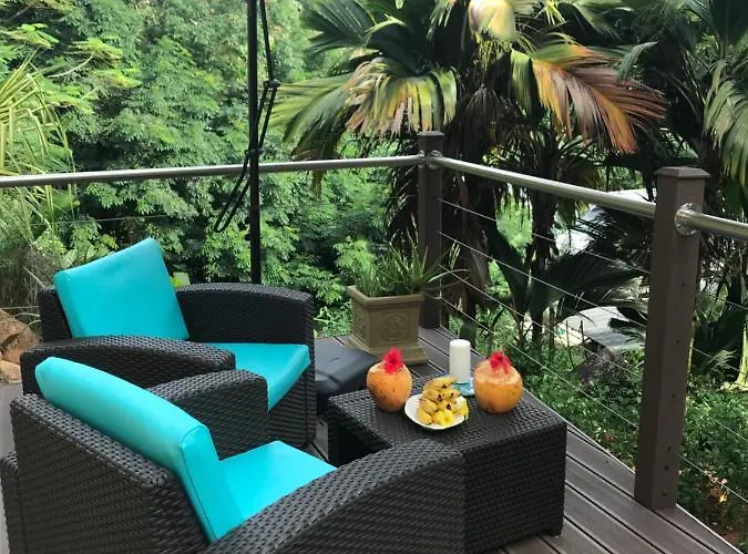 Апартаменты Rock And Palm Self Catering *